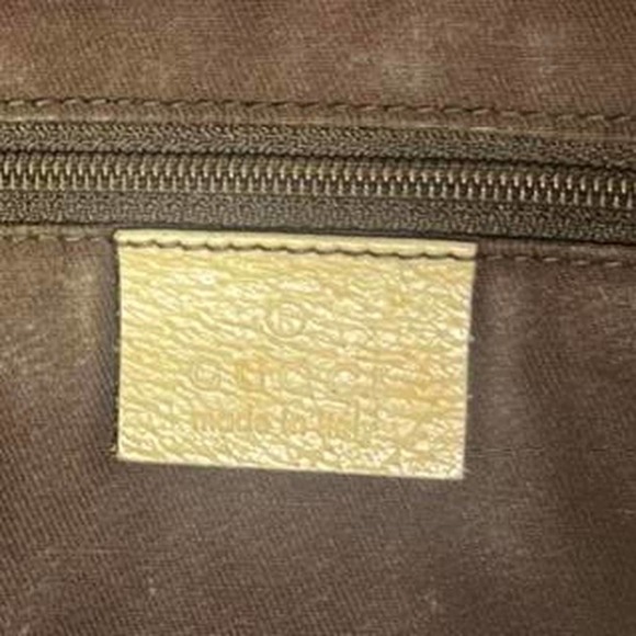 Authentic White Gucci Monogram Boston Bag - Picture 4 of 4